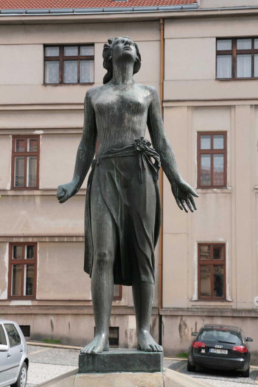 Švec, Otakar 2592px-Domažlice,_Chodské_náměstí,_památník_(9074).jpg
