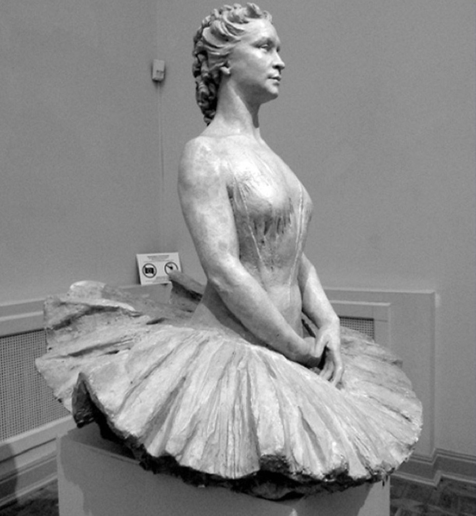 Статья 43 (2.3) Вера Мухина. Скульптура «Балерина Марина Семенова», 1941.jpg