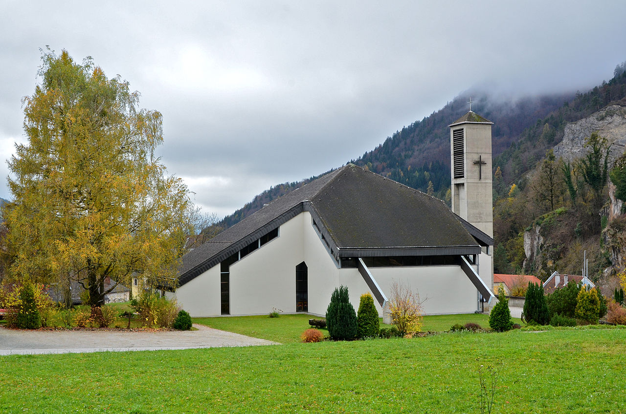 австрEberstein_Kirchplatz_1_Pfarrkirche_Herz_Jesu_08112013_666.jpg