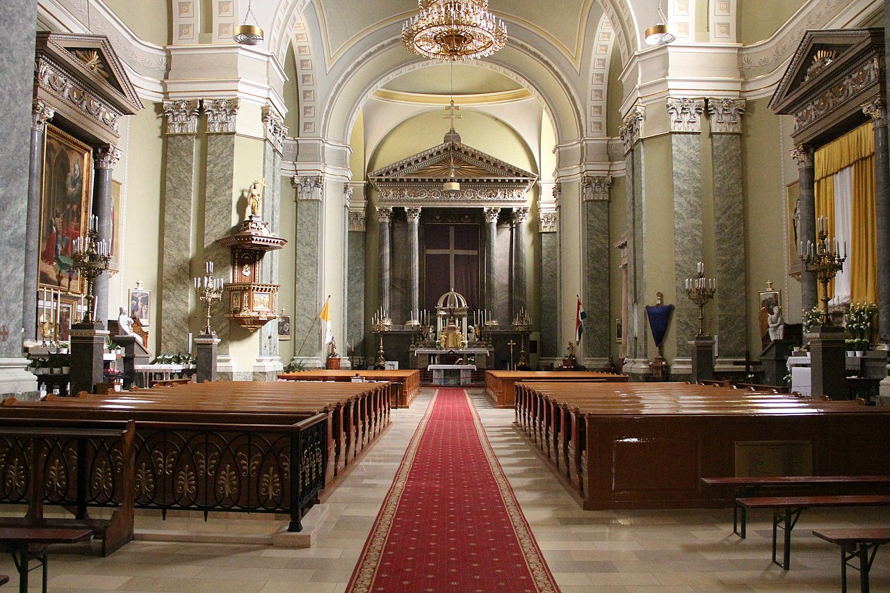 авст1280px-Ávilai_Nagy_Szent_Teréz-plébániatemplom_(756._számú_műemlék),_templombelső_2.jpg