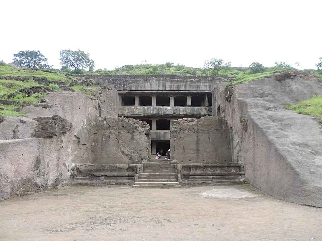 будCave_No-12,_Ellora_Caves.jpg