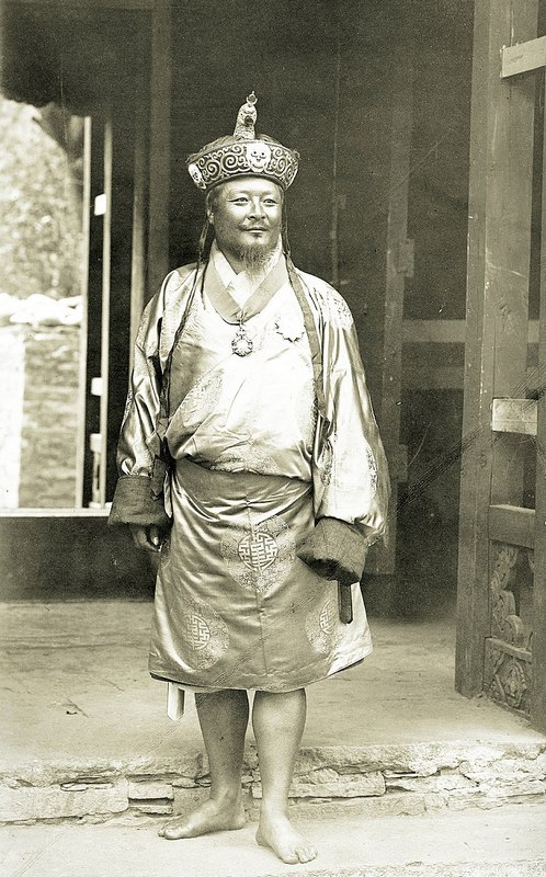 бутан 800px-Ugyen_Wangchuck,_1905.jpg