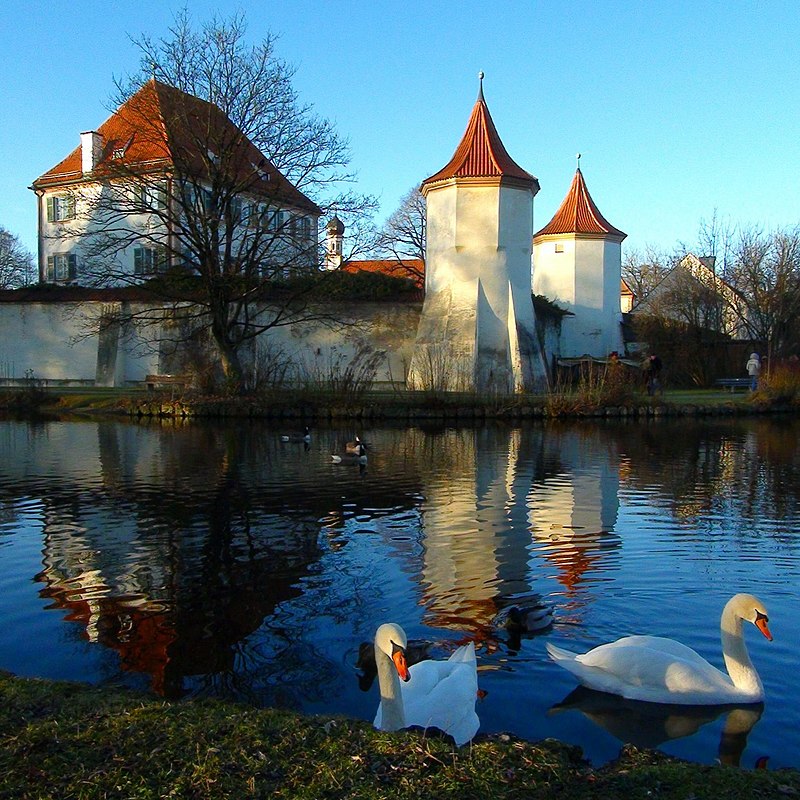 герм 800px-Blutenburg_Castle_(Schloss_Blutenburg,_Menzingia).jpg