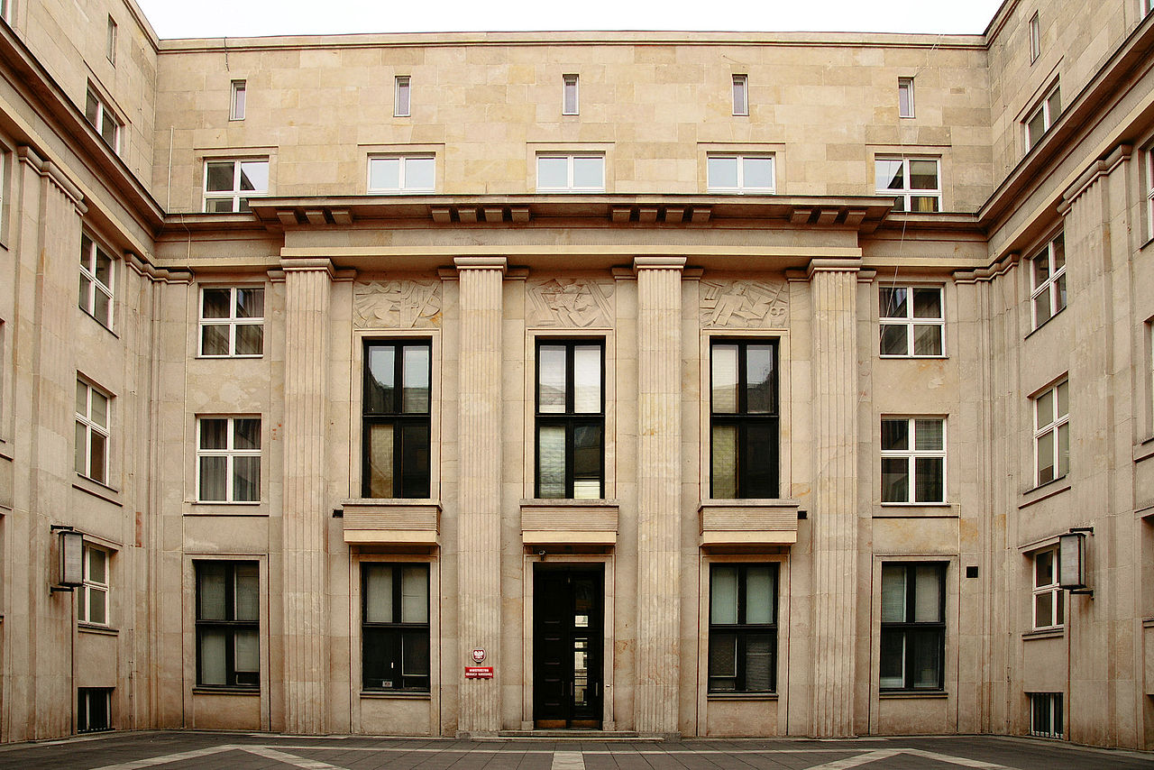 здислав Монченский1280px-Dziedziniec_gmachu_Ministerstwa_.jpg