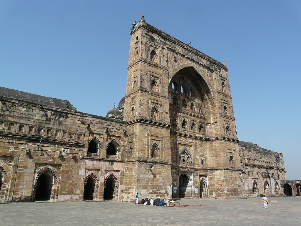 инд джаунпур Main_arcade_facade,_Jama_Masjid,_Jaunpur.jpg