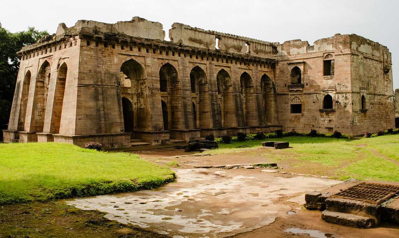 инд мальва 1280px-Hindola_Mahal2.jpg