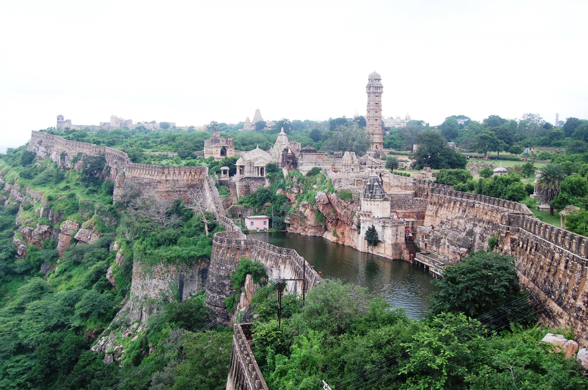 инд читторChittorgarh_fort после 1433.jpg