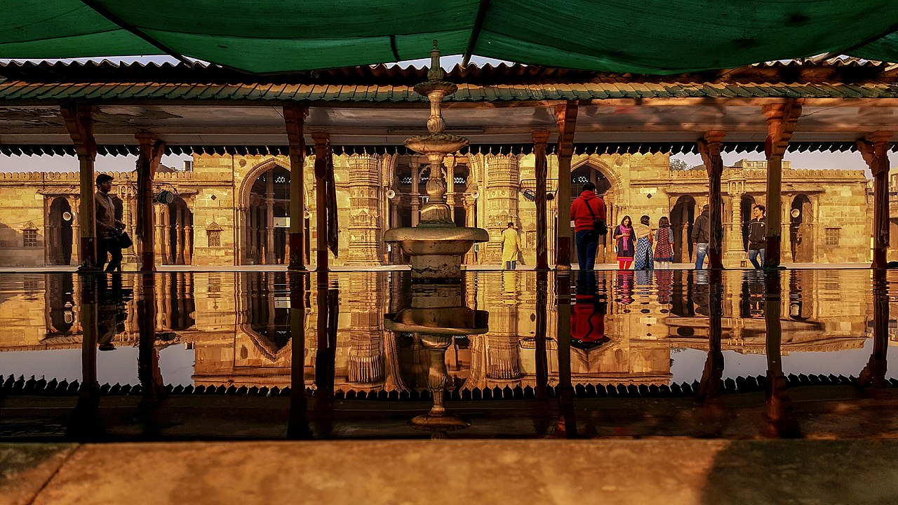 инд1280px-Jama_Masjid_-Ahmedabad_-Gujarat_-DSC003.jpg