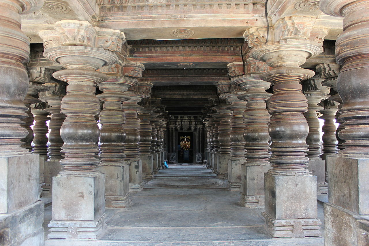 карнатик 1224 хойсала_Harihareshwara_temple_at_Harihar.JPG