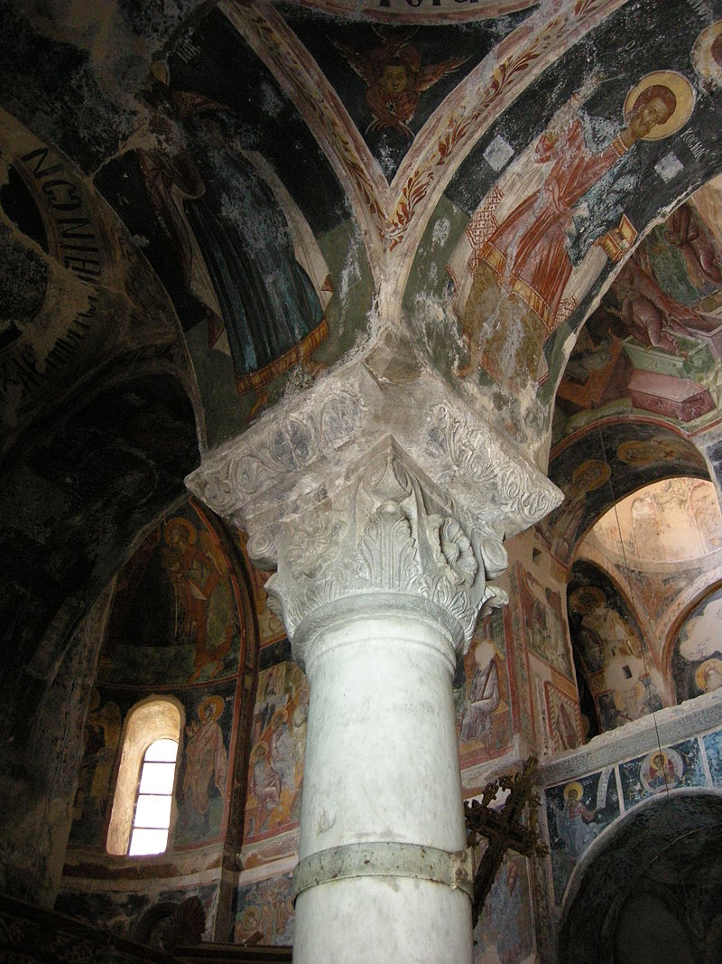 мистра800px-Pantanassa,_interno,_capitello.jpg