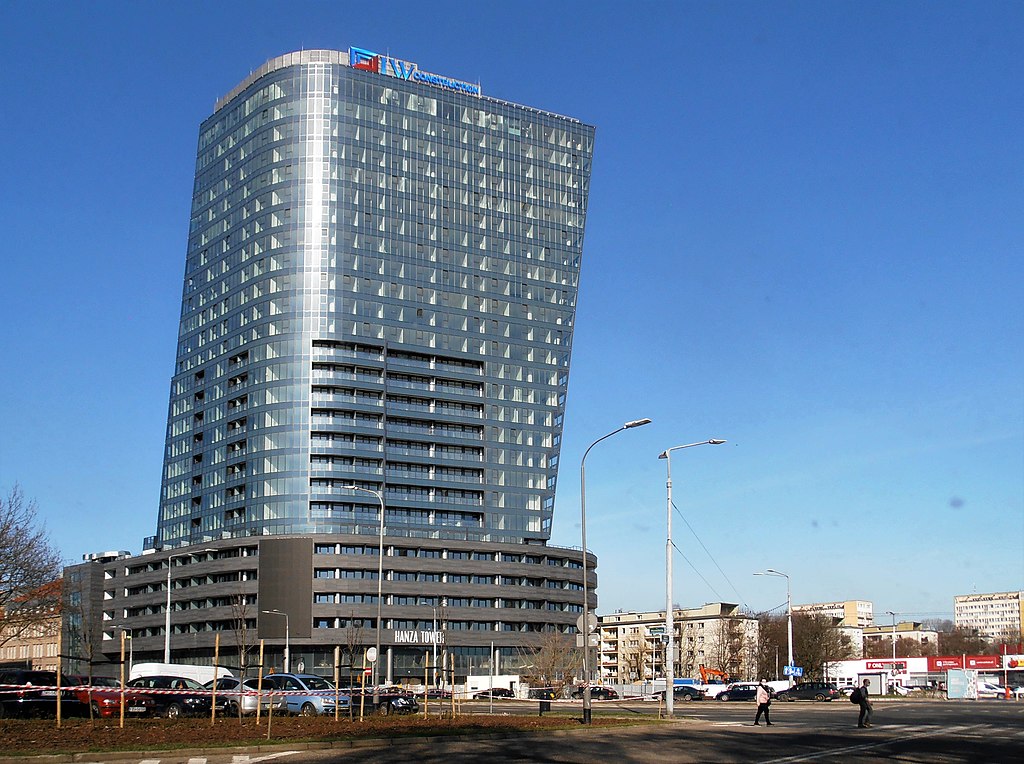 польшаHanza_Tower_in_Szczecin,_March_2021.jpg