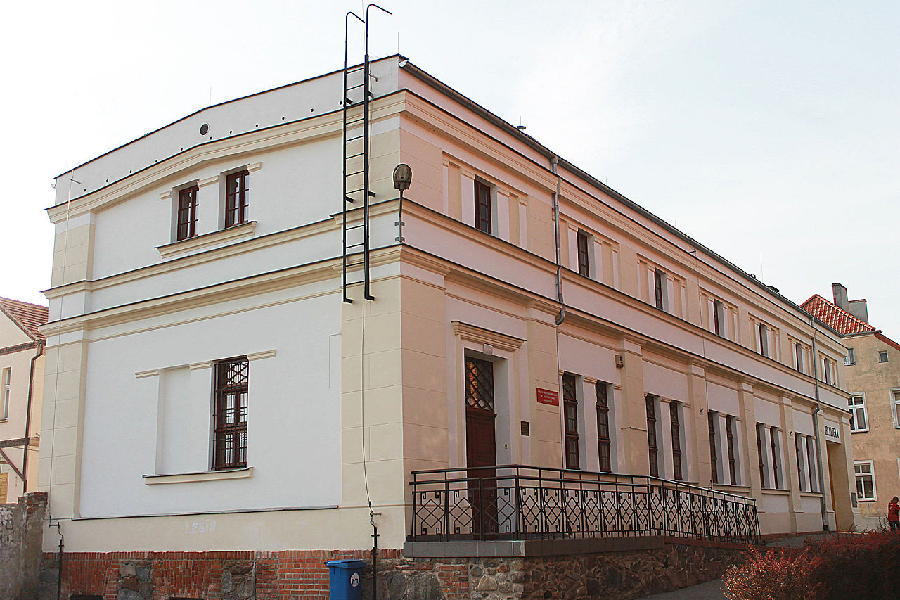 прусChełmno,_sala_ćwiczeń_Korpusu_Kadetów,_tzw._arsenał,_1811.JPG