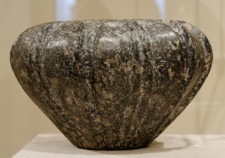 ранний11280px-Serpentine_blossom_bowl_Met_24.150.1.jpg