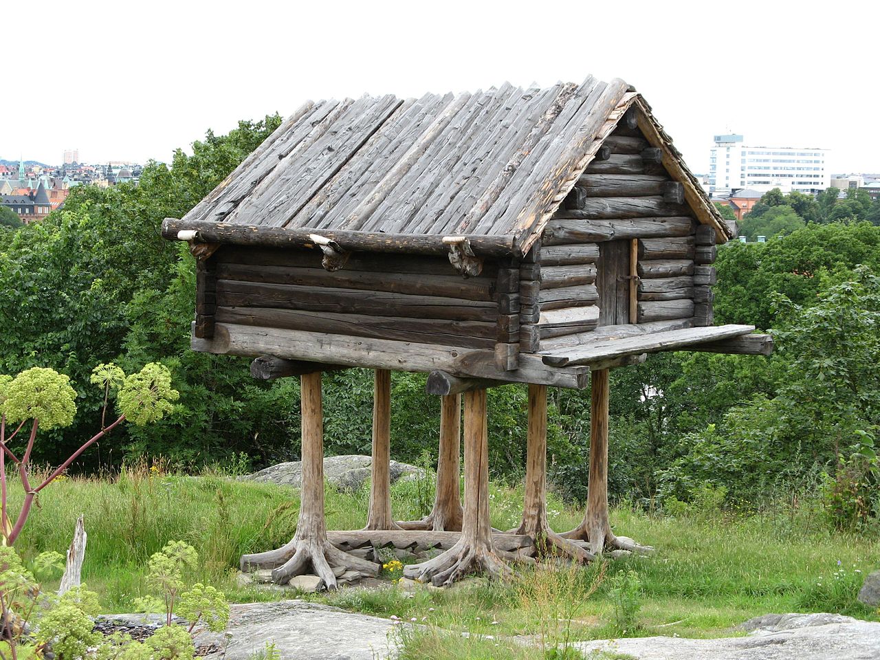 саамы амбарcffvs1280px-Sami_Storehouse.jpg