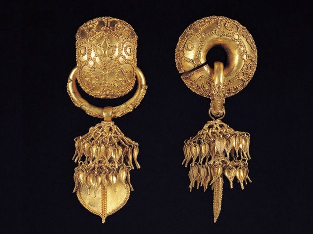 силла gyeongju_silla_goldearing2-8b8fd2760780f842b223d60de0660fd6.jpg