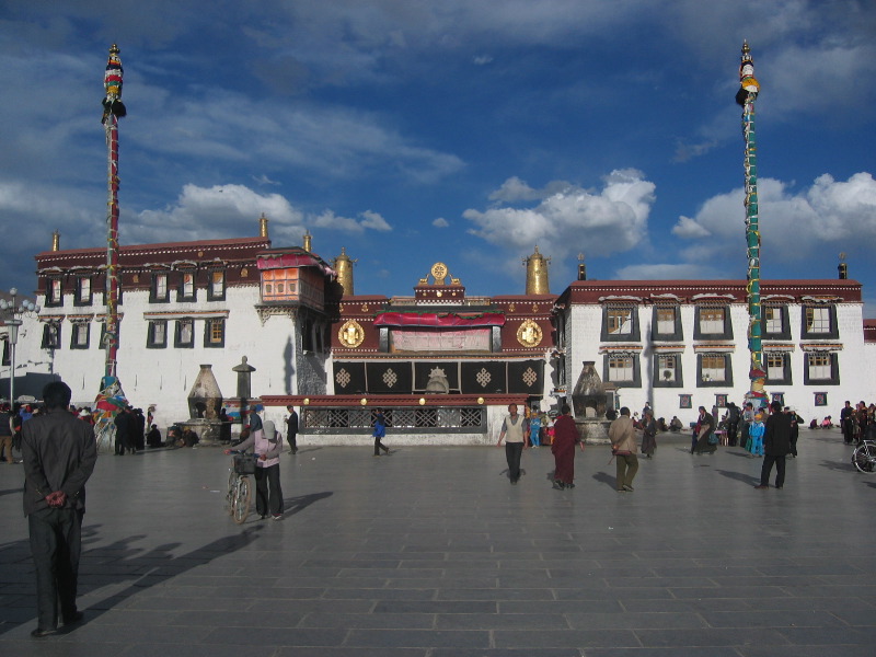 тибет Jokhang_Temple_in_Tibet.jpg