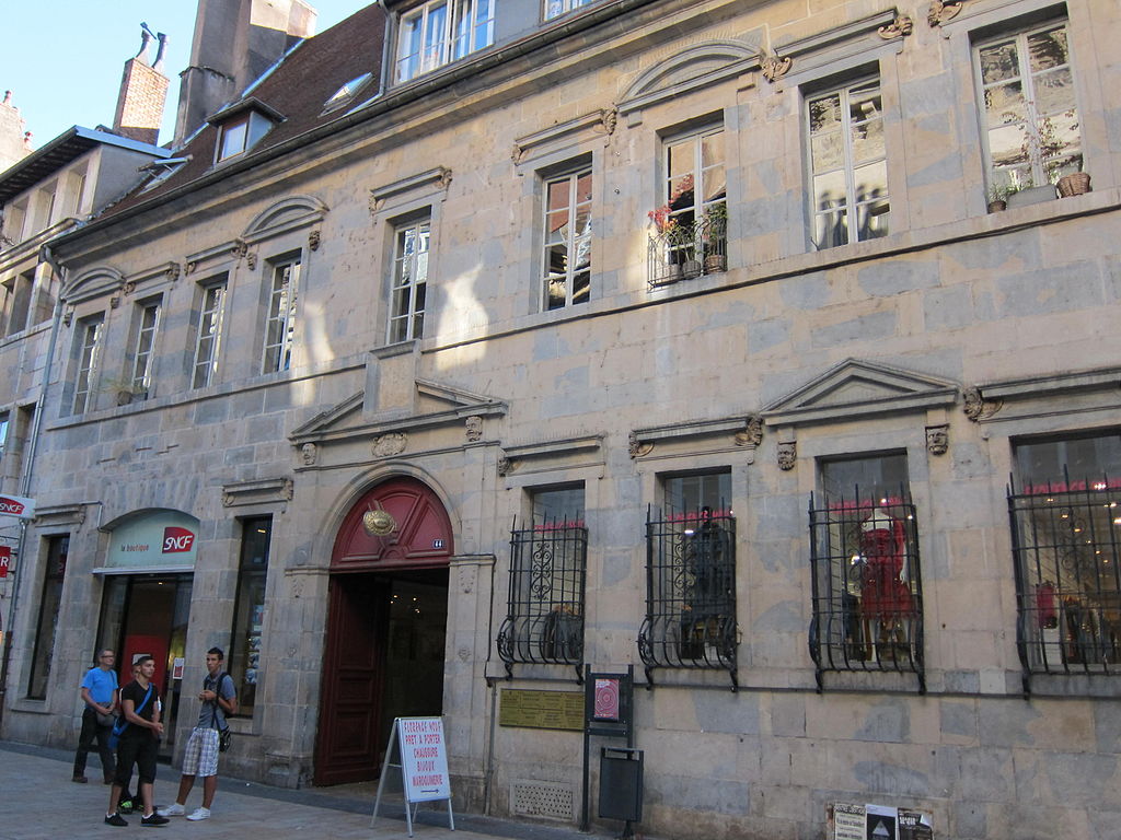 фр 1024px-44_Grande-Rue.jpg