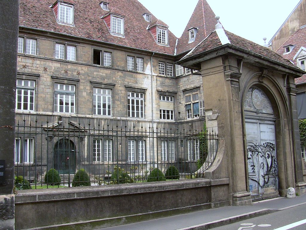 фр1024px-Hôtel_Montmartin_Besançon.jpg