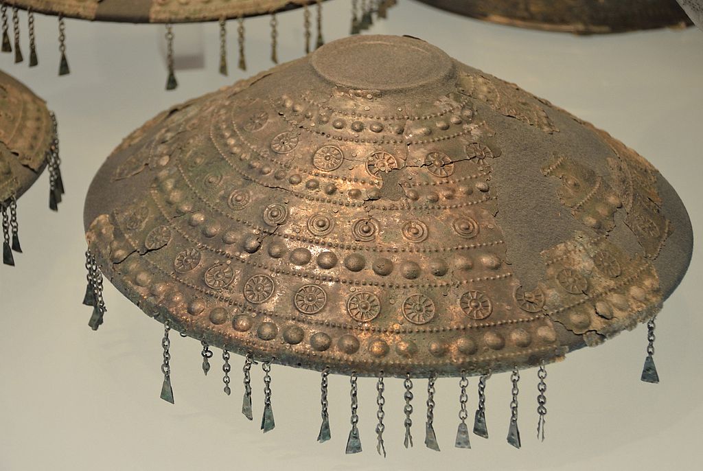 штирияHallstatt_culture_Kainach_-_pot_lid.jpg