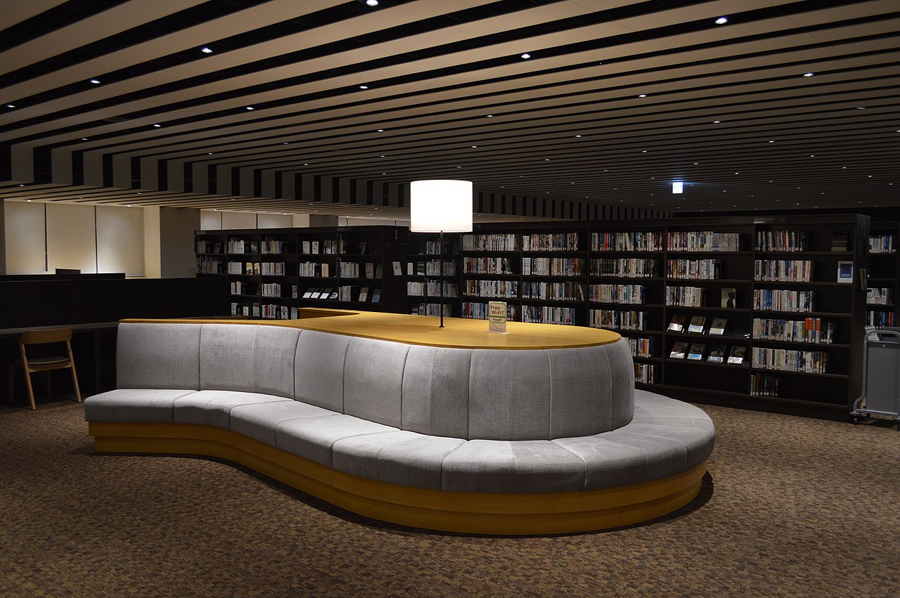 япKomaki_City_Central_Library_2021-03_3F_ac_(2).jpg