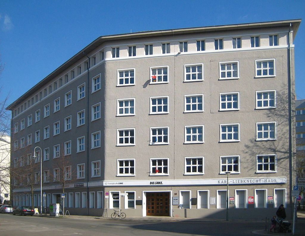 10 24px-Berlin,_Mitte,_Weydingerstrasse_14-16,_Karl-Liebknecht-Haus.jpg