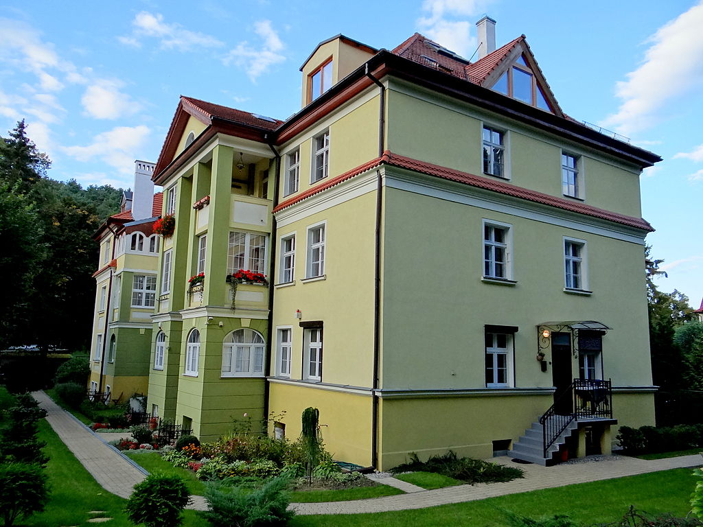 1024px-787_Dom_ul._Wybickiego_43a_Rafał_Peplinski.jpg