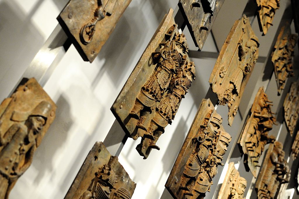 1024px-Benin_Bronzes_(Plaques).jpg