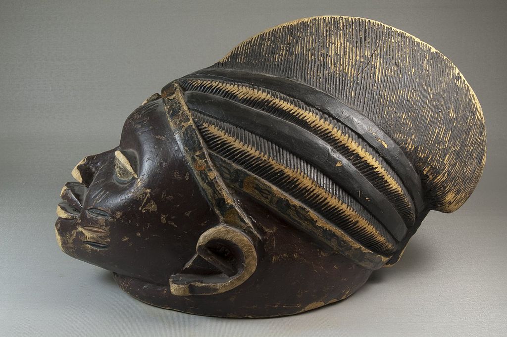 1024px-Brooklyn_Museum_22.879_Gelede_Mask_(3).jpg