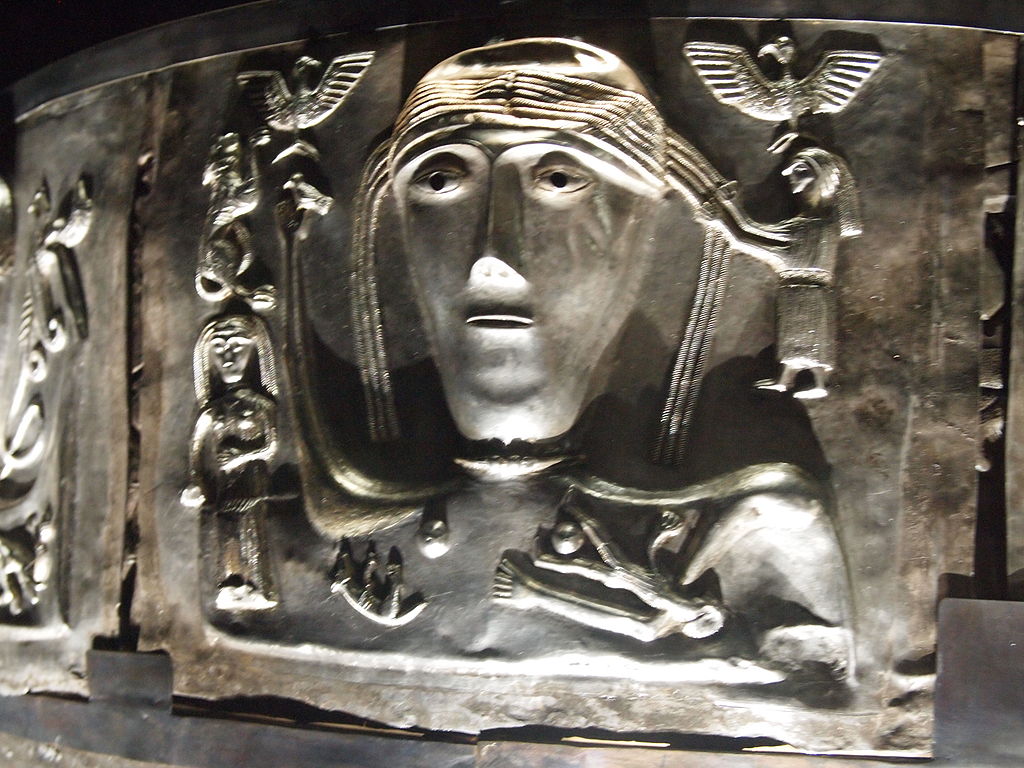 1024px-Detail_2_from_Gundestrupkarret.jpg