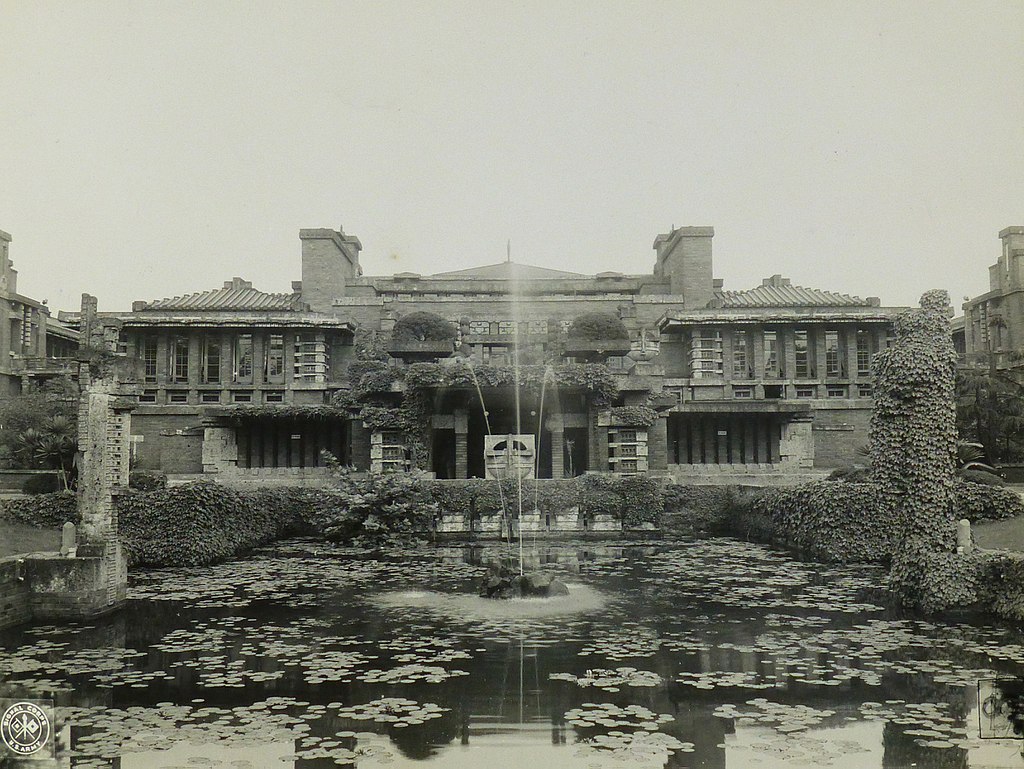 1024px-GHQ_Billets_at_the_Imperial_Hotel_in_Tokyo,_Japan,_1947-05-23_.jpg