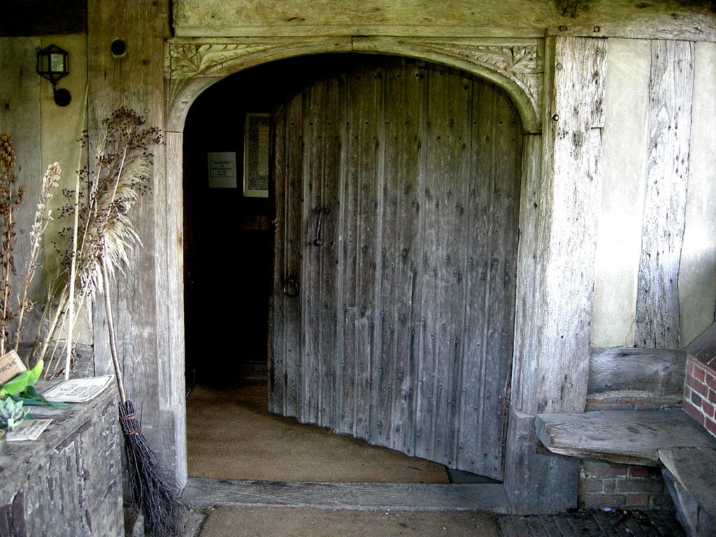 1024px-Great_Dixter_007.jpg