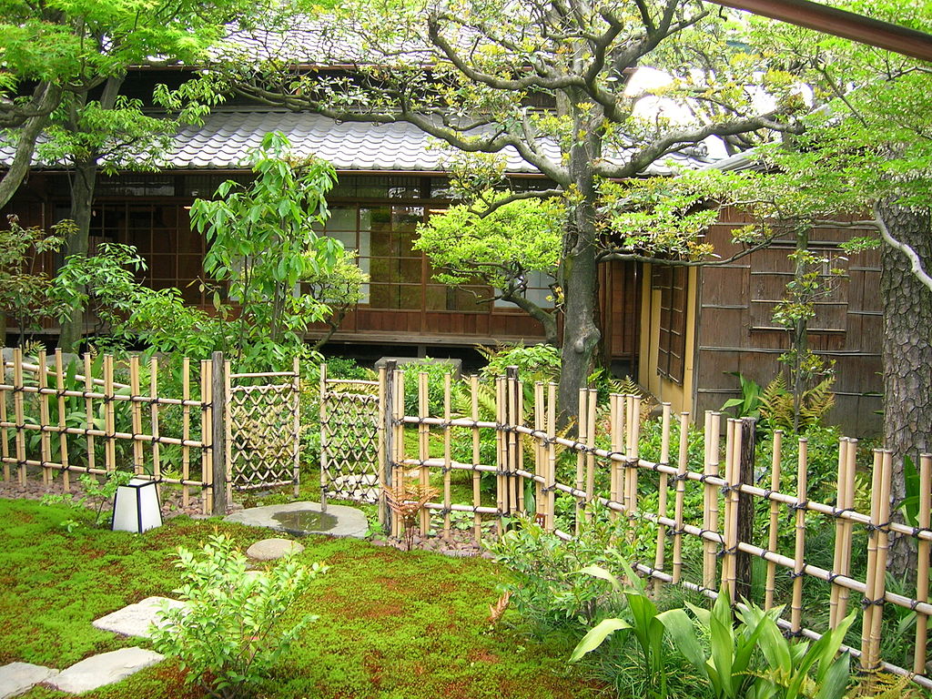 1024px-Hyakka-Hyakuso03.jpg