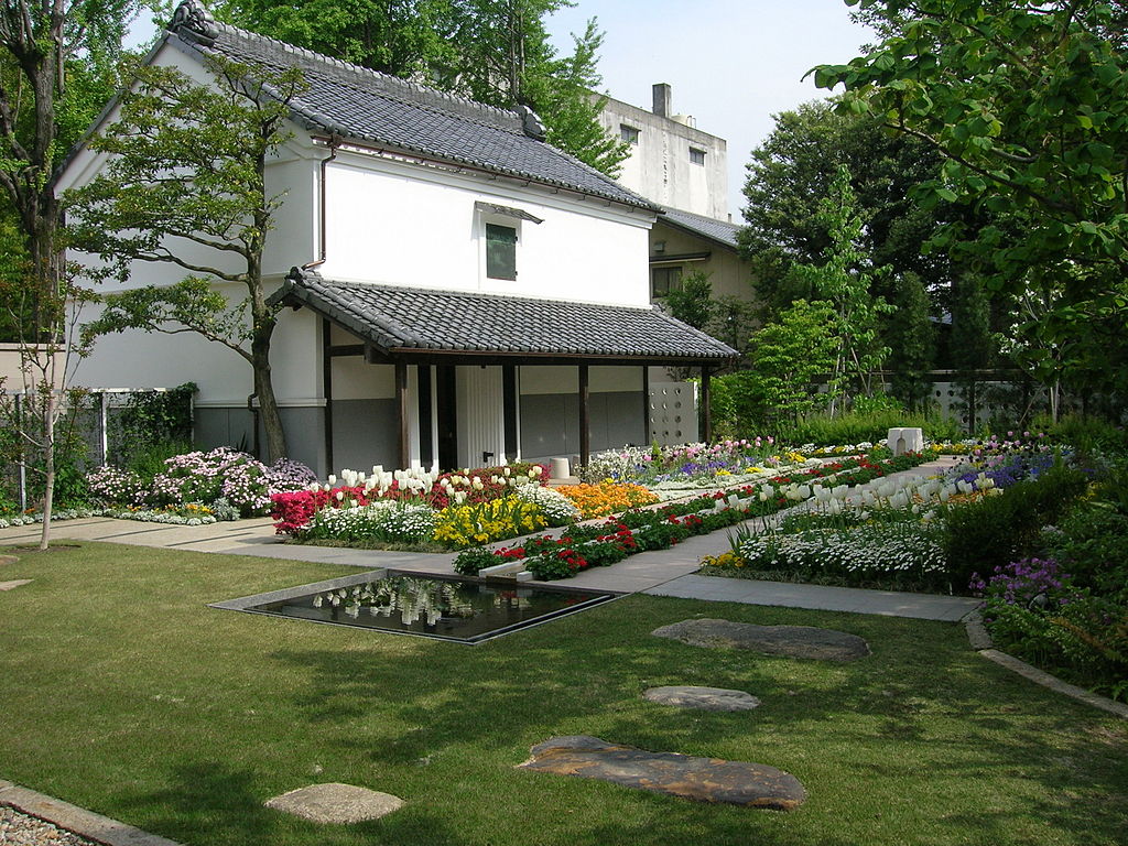 1024px-Hyakka-Hyakuso04.jpg
