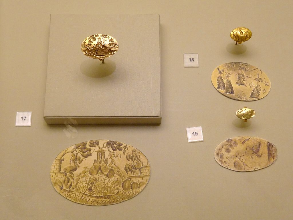 1024px-Minoische_Siegelringe_01.jpg