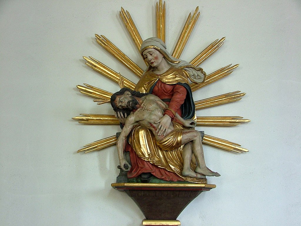 1024px-Pieta_-_panoramio_(7).jpg