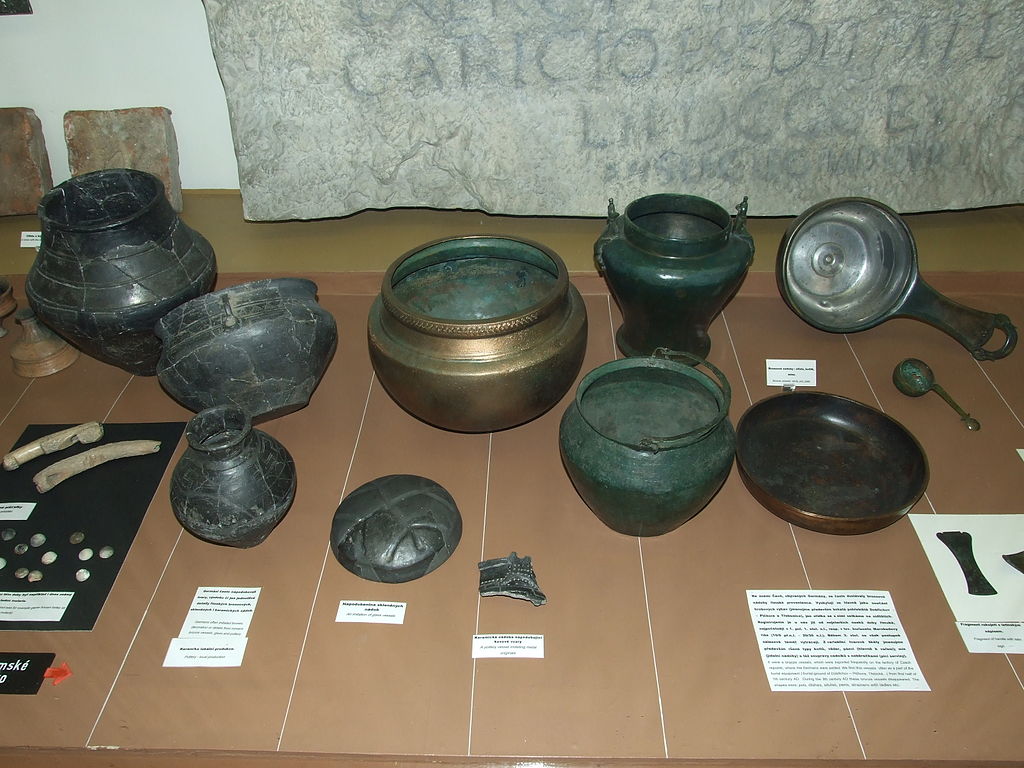 1024px-Prehistoric_Times_of_Bohemia,_Moravia_and_Slovakia_-_NM_Prague_33.JPG
