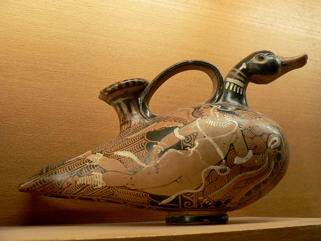 1024px-Vase_plastique_02.JPG