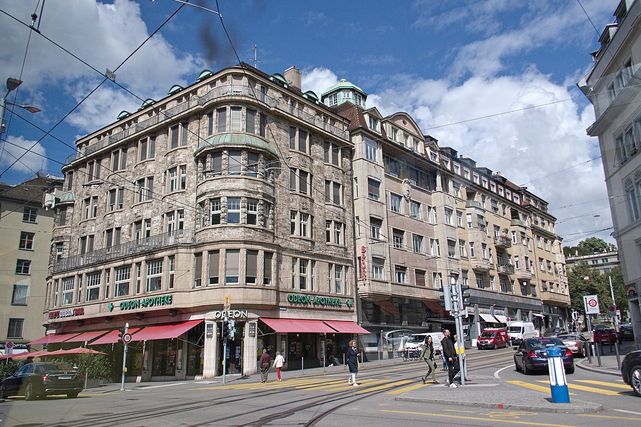 11 280px-Limmatquai_-_Rämistrasse.jpg