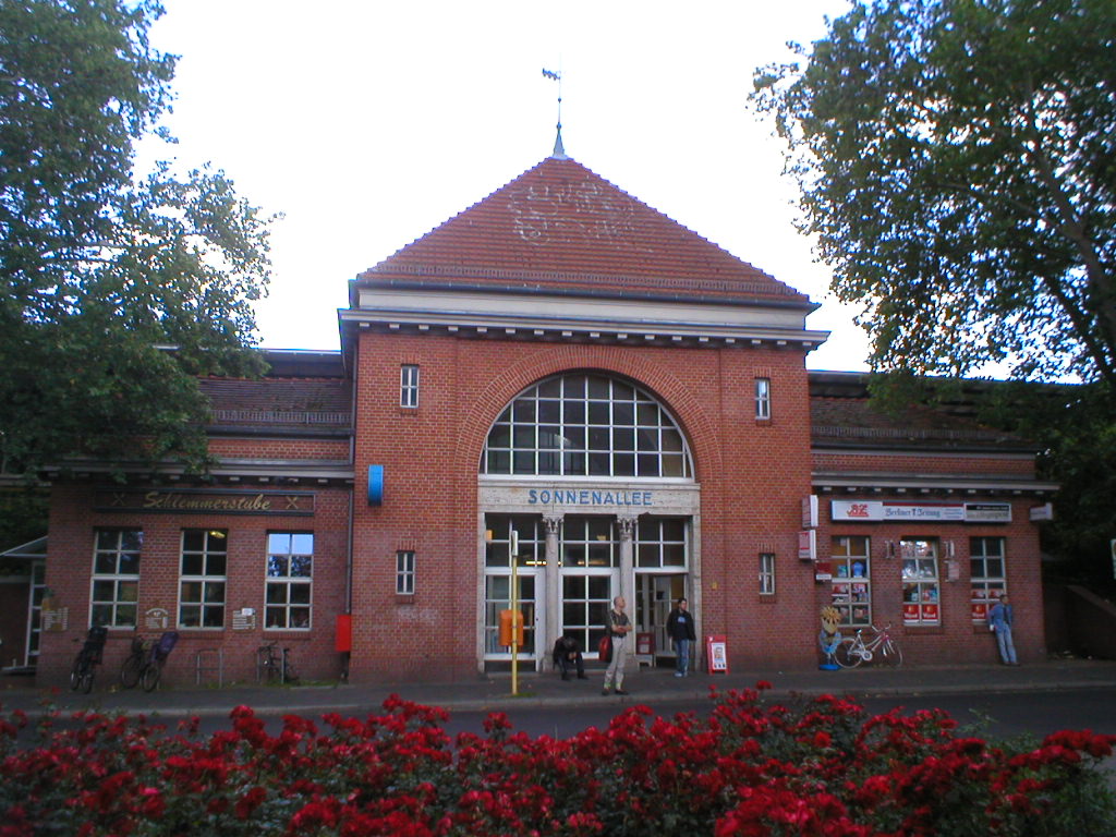 12 S-Bahn_Berlin_Sonnenallee.jpg