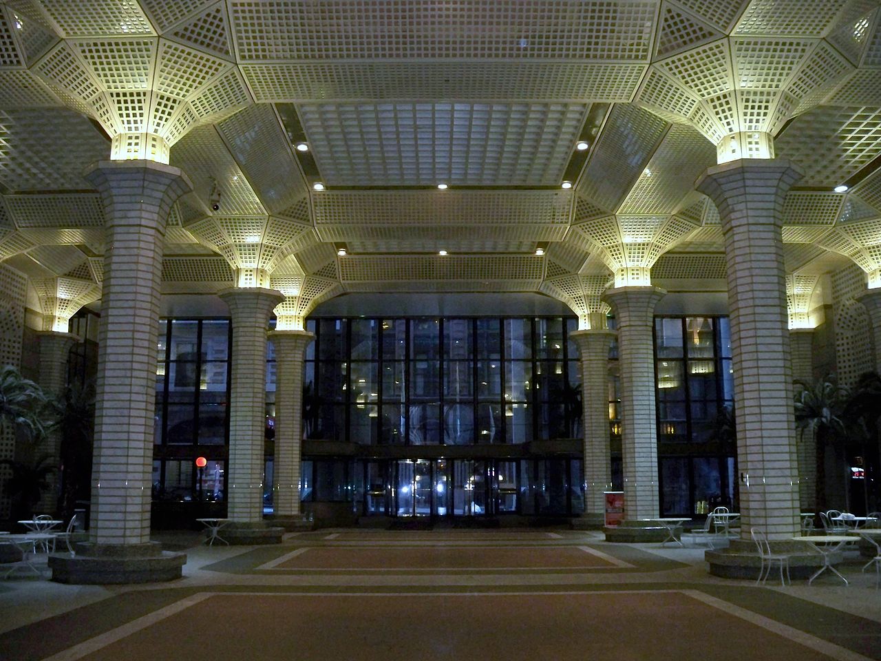 1280px-60_Wall_St_lobby_by_Matthew_Bisanz.JPG