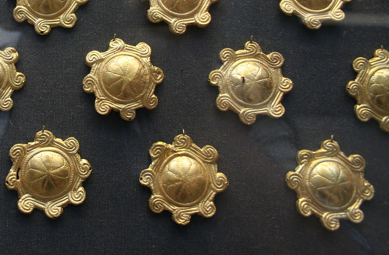 1280px-Aegina_treasure_09.jpg