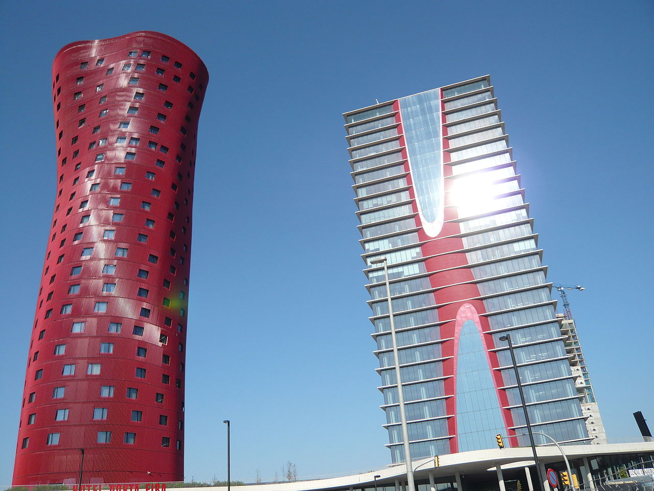 1280px-Barcelona_2010_August_005_Hotel.JPG