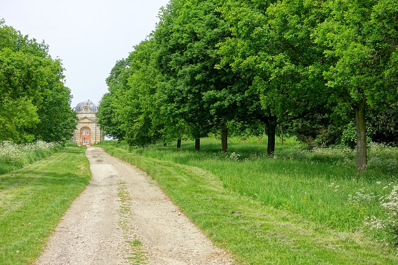 1280px-Boycott_Pavilion_East,_Stowe_-_Buckinghamshire,_England_-_DSC06951.jpg