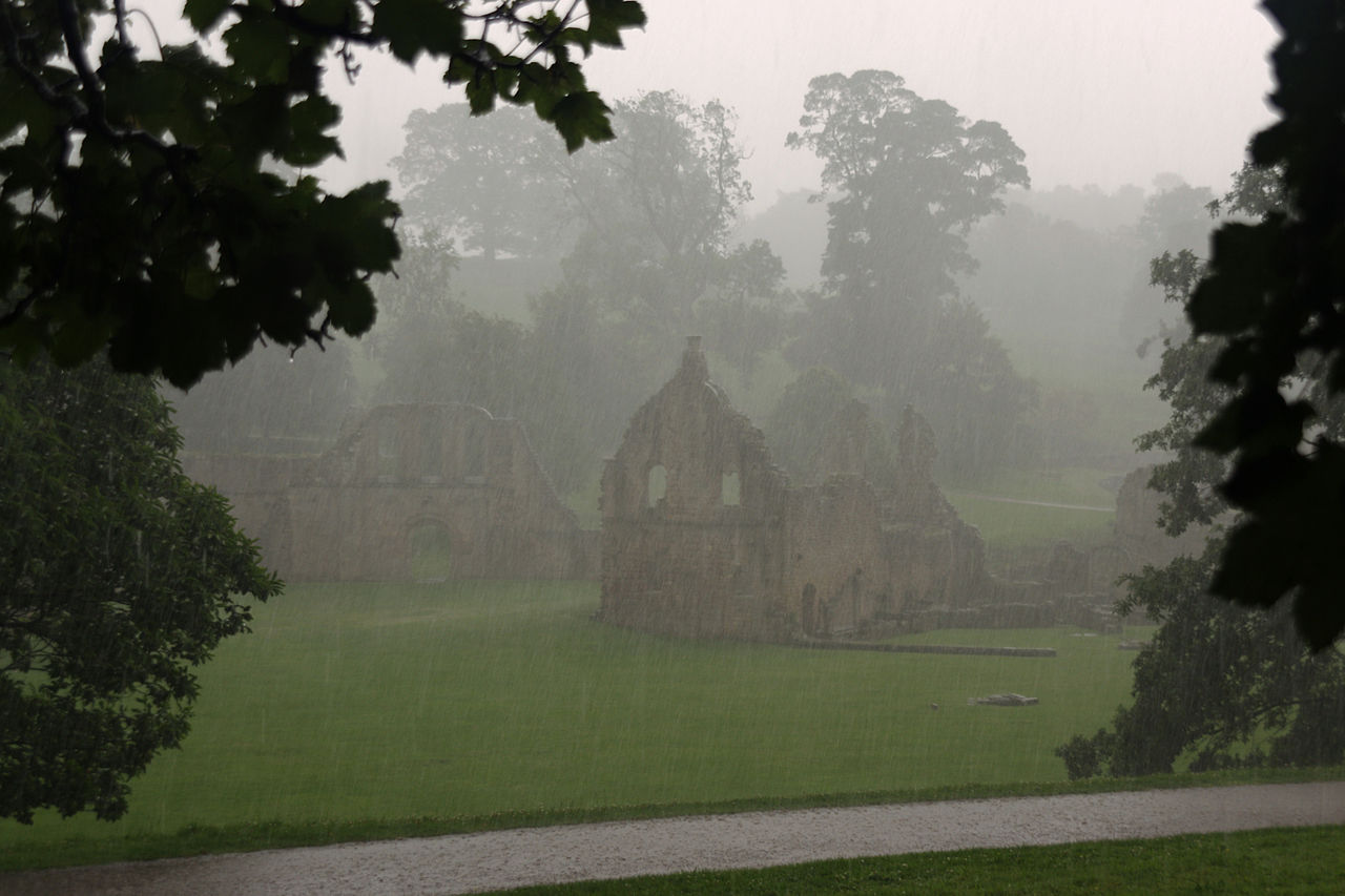 1280px-Fountains_Abbey_MMB_04.jpg