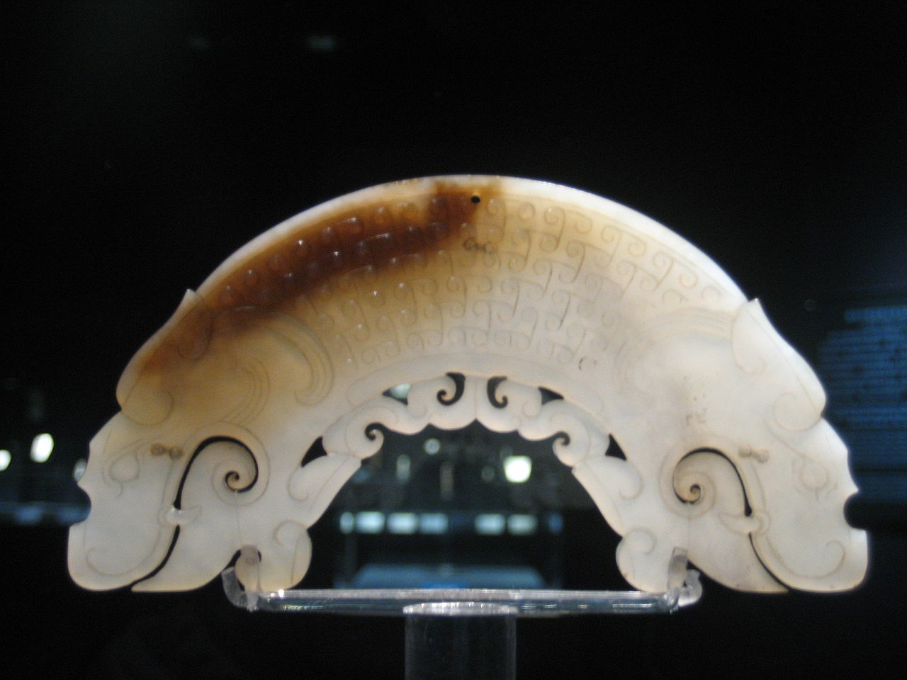 1280px-Huang_with_two_dragon_heads.jpg