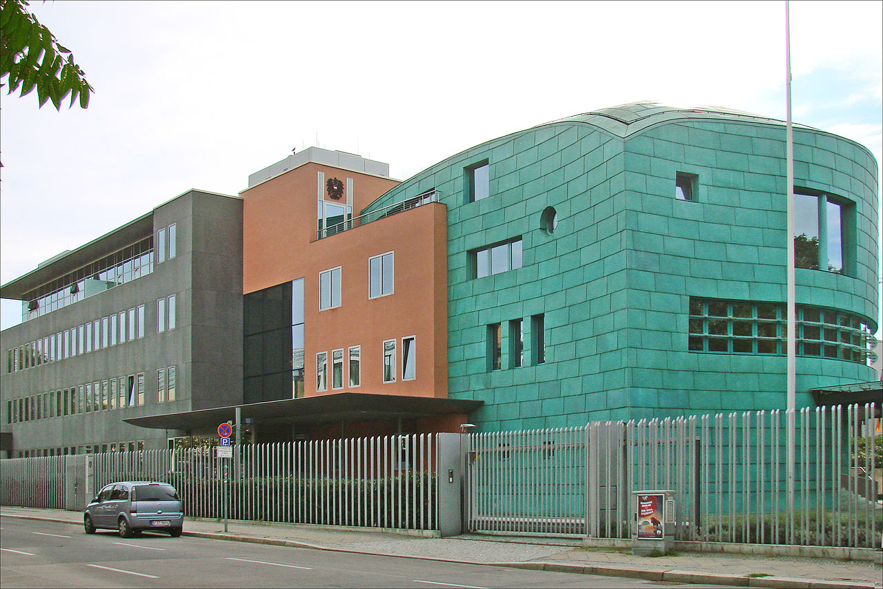 1280px-LAmbassade_dAutriche_(Berlin)_(6304062142).jpg