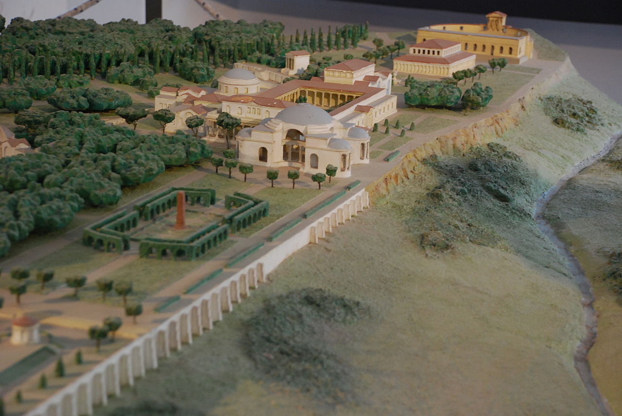 1280px-Model_of_Villa_Adriana_4.jpg