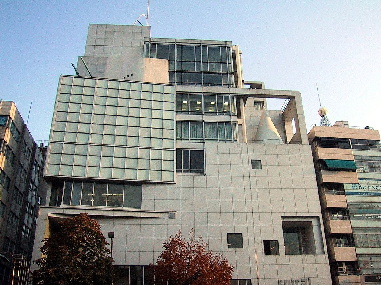 1280px-Spiral_house_Tokyo.jpg