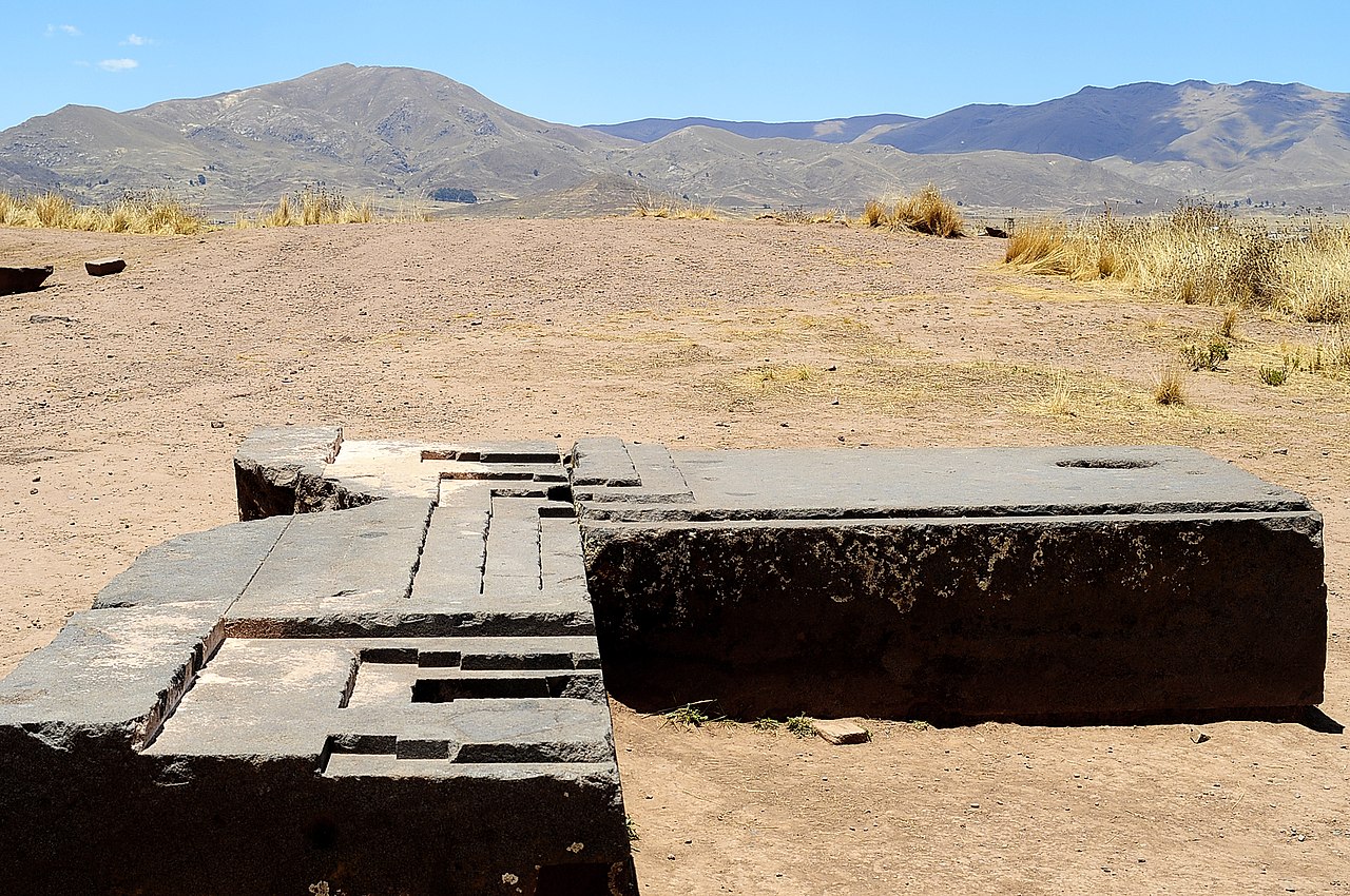 1280px-Tiwanaku_03.jpg
