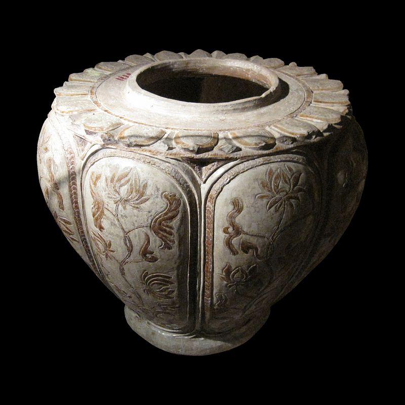 13-14800px-National_Museum_Vietnamese_History_29_(cropped).jpg